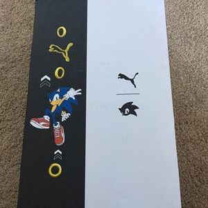 Pumas men size 10 sonic colors